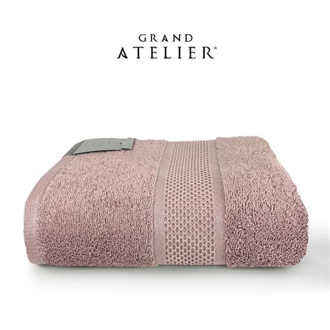 grand atelier bath.